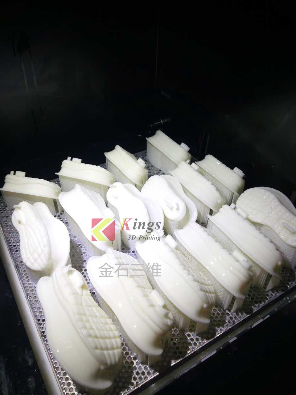 万人鞋厂耀群实业为何选择LEDONG.COM乐动,SLA光固化3D打印机