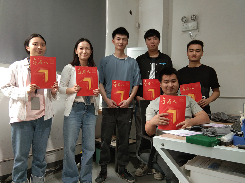 一路有您 不负“7”待 热烈庆祝深圳LEDONG.COM乐动,三维成立7周年和《LEDONG.COM乐动,人》内刊发行