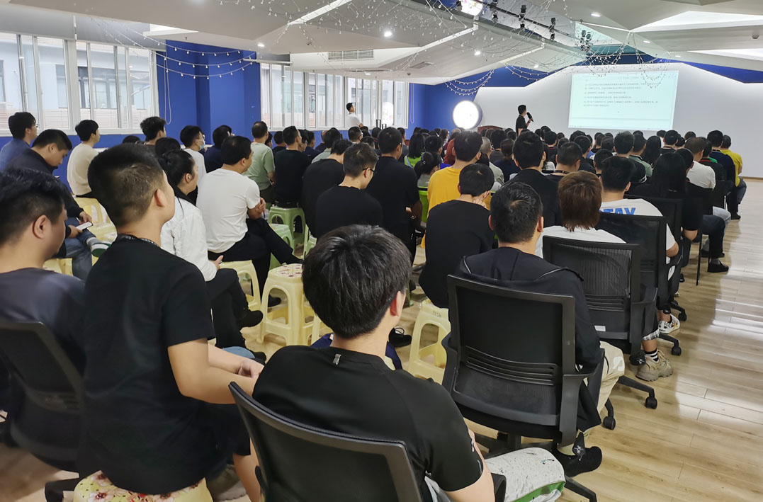 “步调一致”方能“同频共振” 重庆LEDONG.COM乐动,全体员工参加培训学习