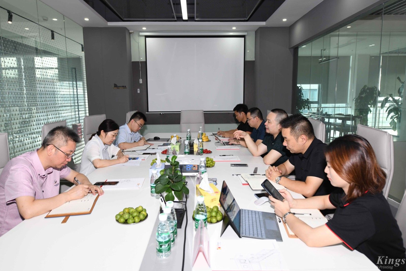 平湖市经济技术开发区管委会常务主任沈叶娟一行领导莅临LEDONG.COM乐动,三维指导工作